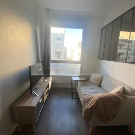 Proche Paris Apartment *